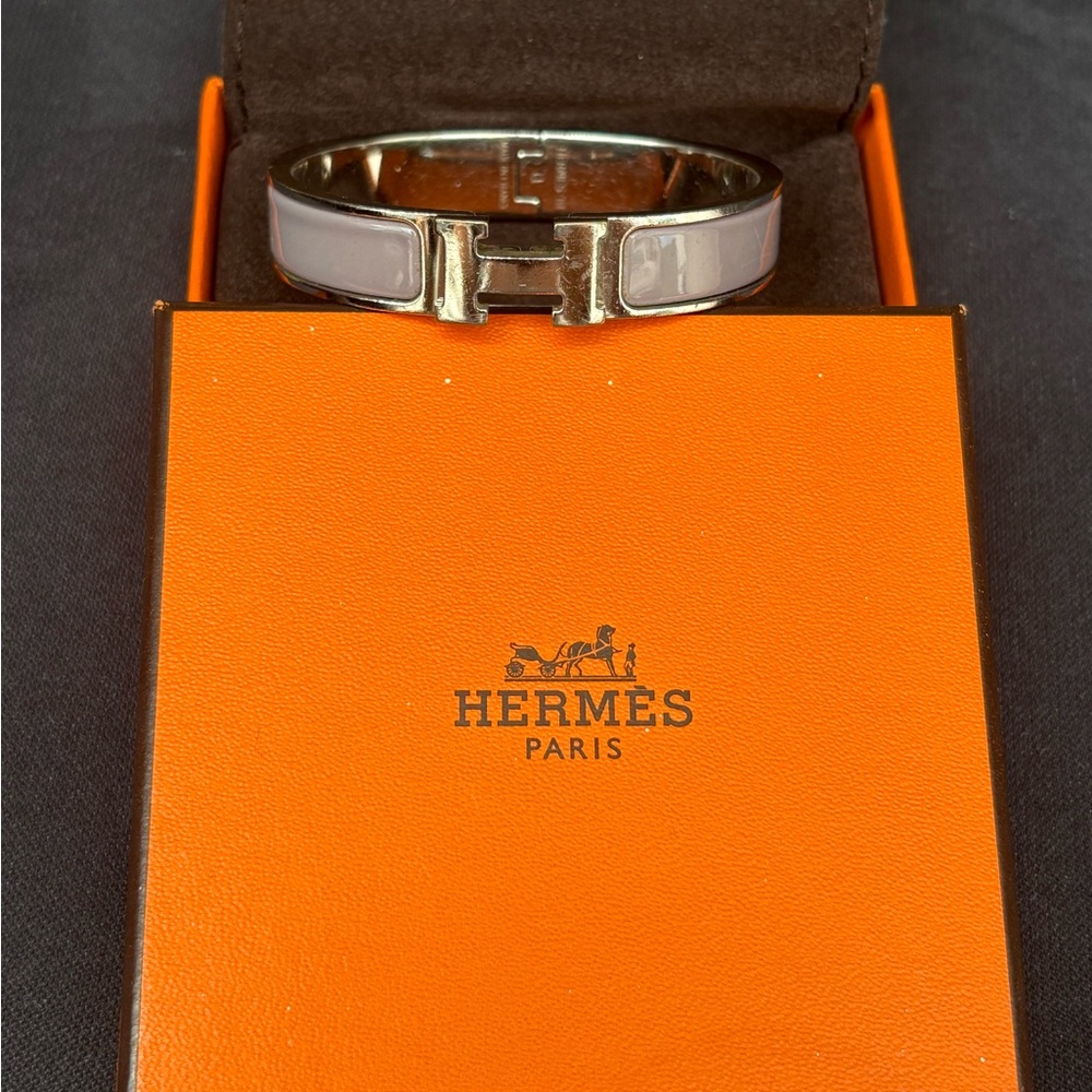 Hermès Authentic Clic H Bracelet Lilac Enamel  - RARE COLOR - Pre Owned